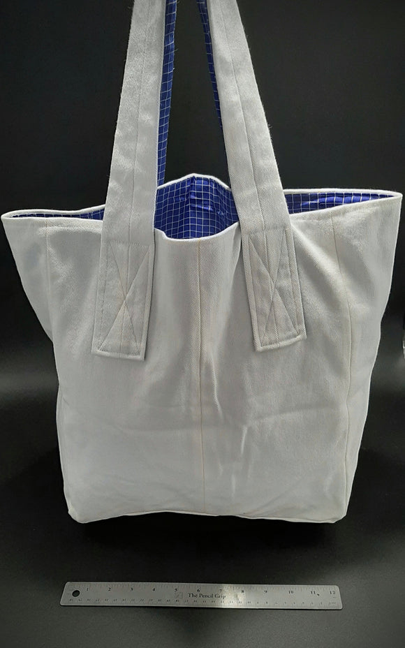 'CLEAN AND CRISP' to-go bag