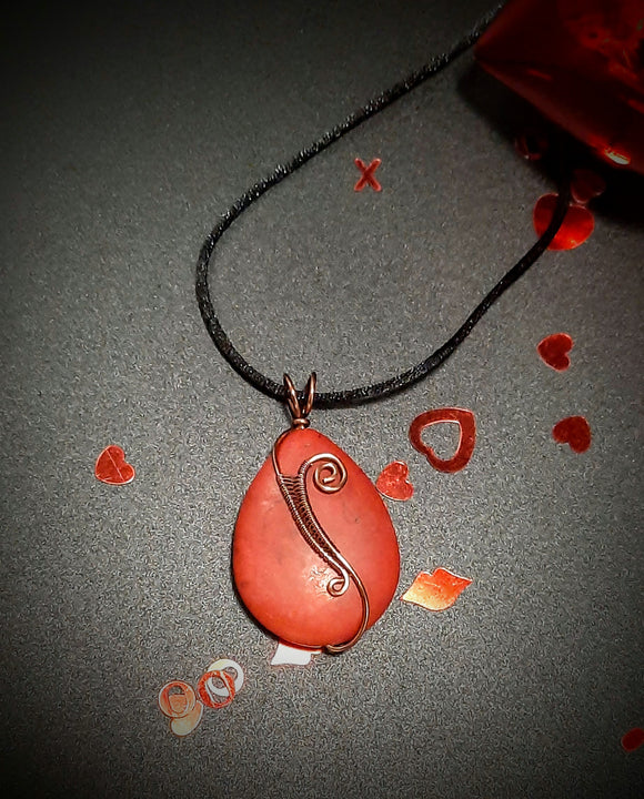 RED SWIRL TEARDROP PENDANT