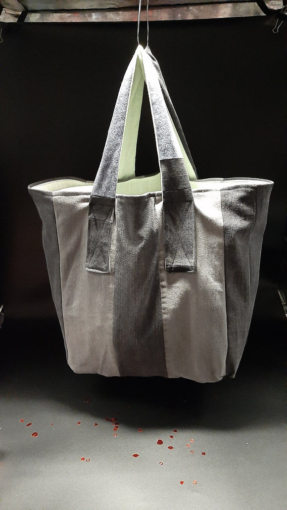 BLACK, GREY AND LIGHT GREEN ‘to go' bag